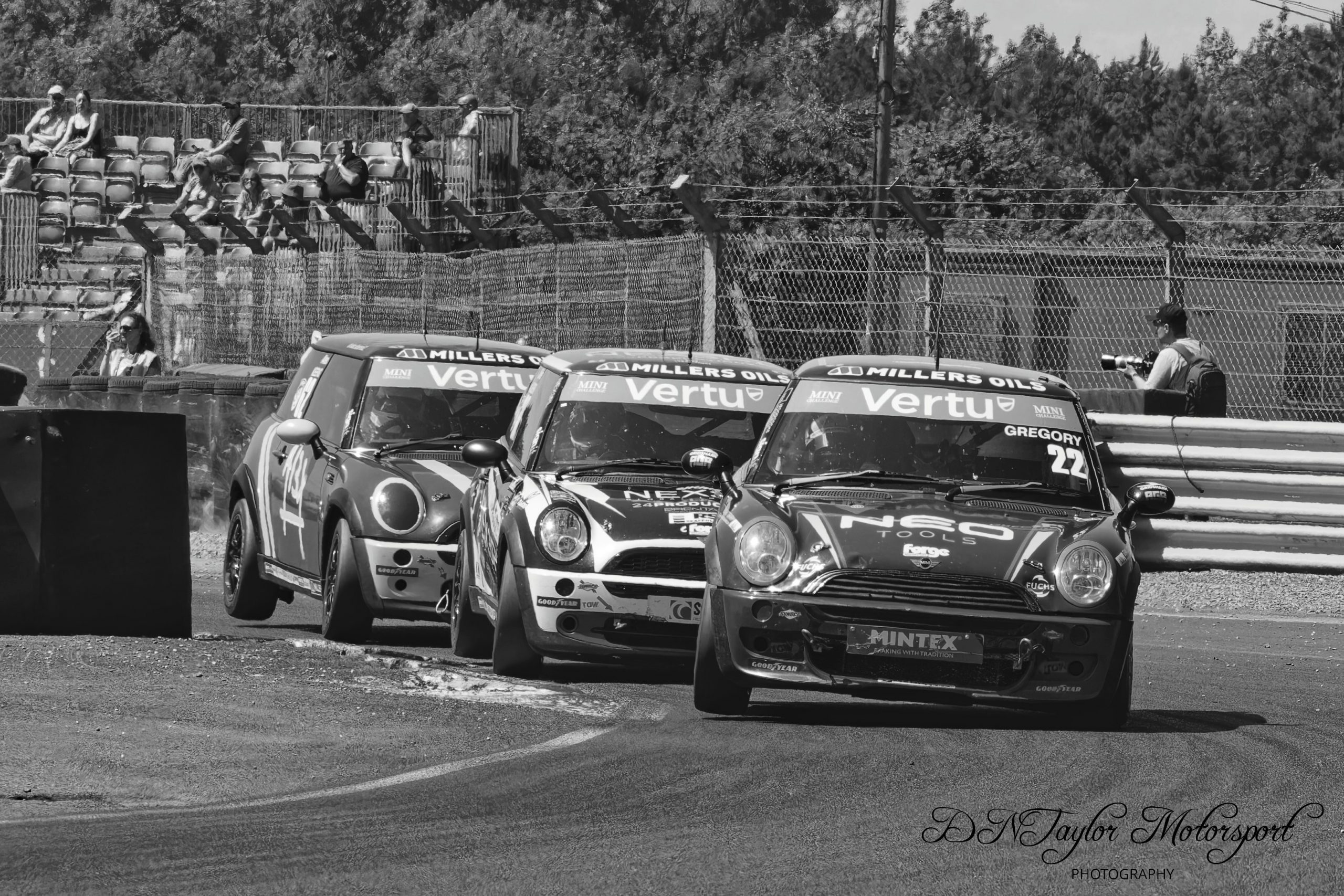 Mini Challenge Trophy Croft Circuit